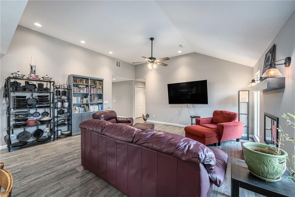 12 Howard Circle — photo 15