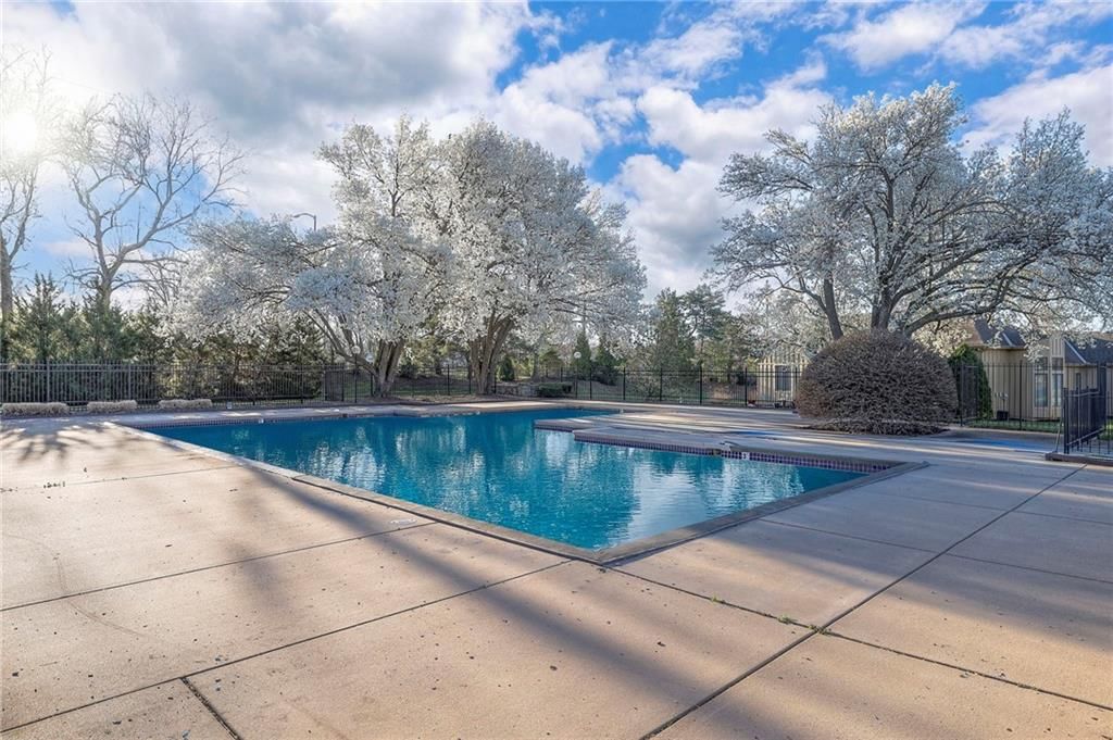 12403 Cambridge Circle — photo 10