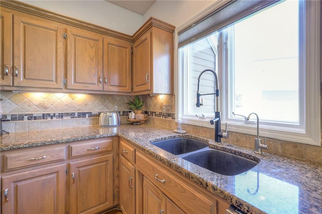 12403 Cambridge Circle — photo 44