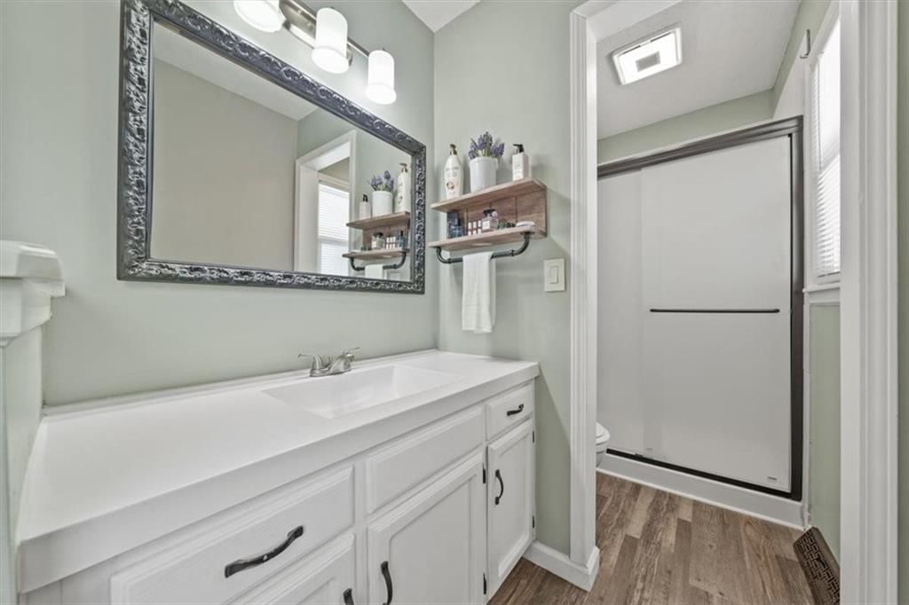 1500 Baker Street — photo 16