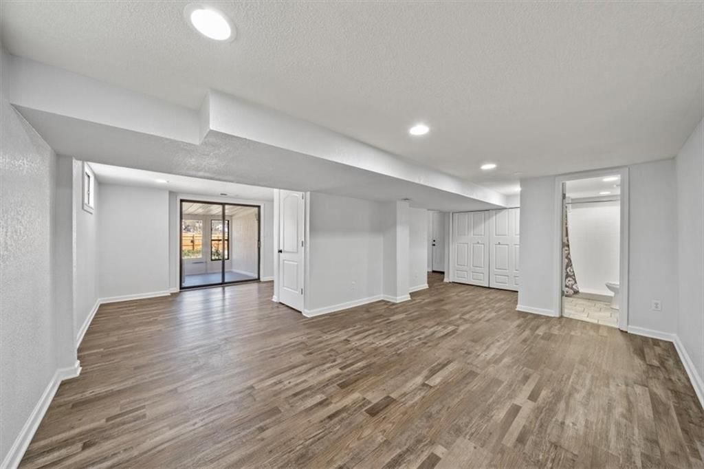 1500 Baker Street — photo 20