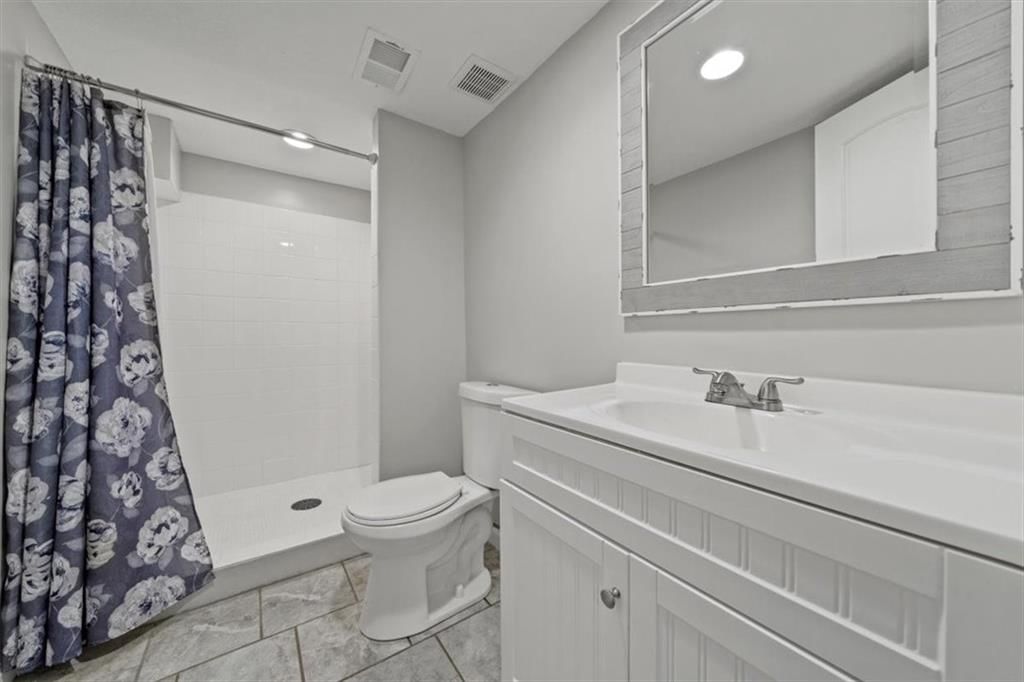 1500 Baker Street — photo 21