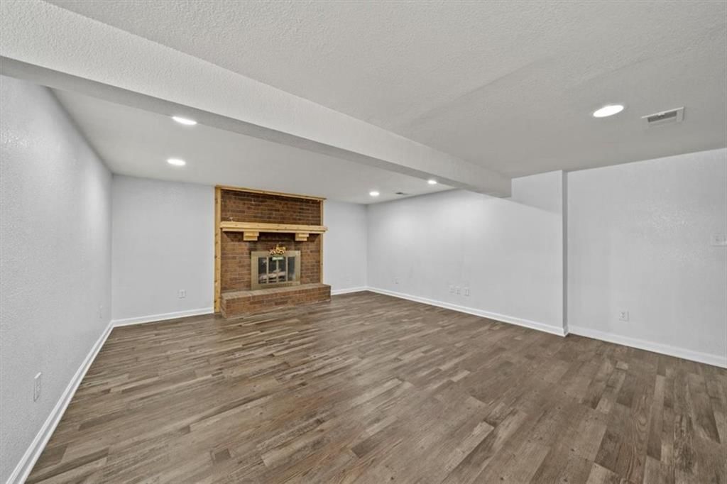1500 Baker Street — photo 23