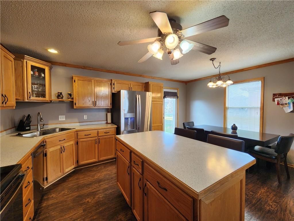 11504 N Manning Avenue — photo 9