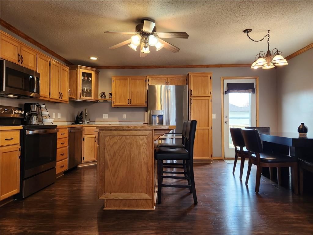 11504 N Manning Avenue — photo 12