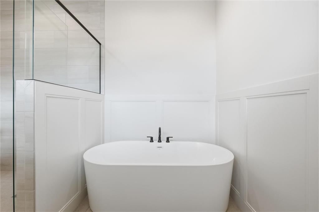 22005 W 99th Terrace — photo 32