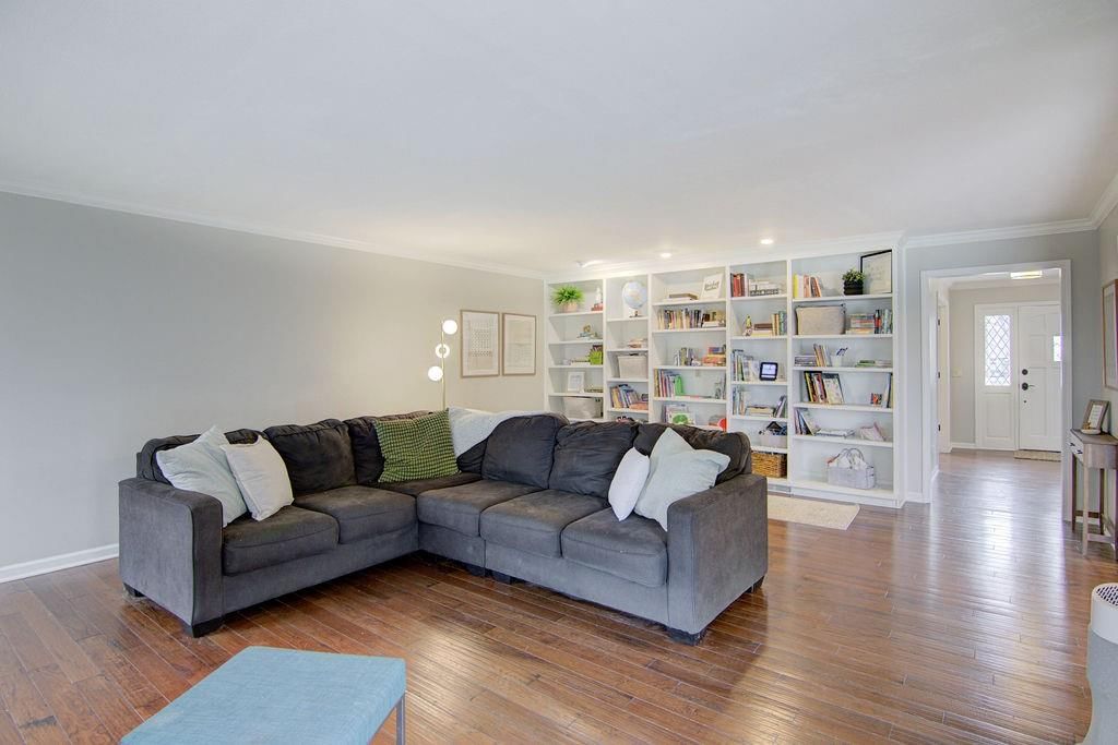 12916 W 77th Street — photo 6