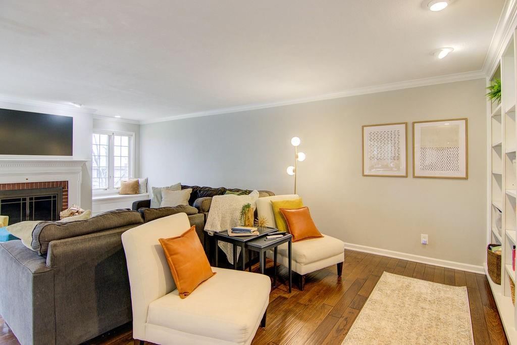 12916 W 77th Street — photo 8