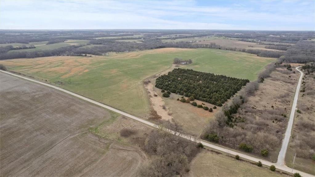 N 600th and County Line Road — photo 3