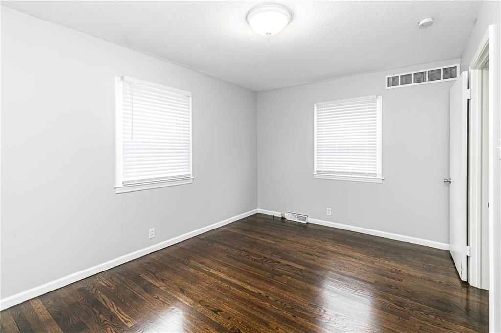 4706 Kimball Avenue — photo 5
