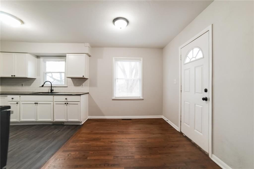 Photo 7 of 24 - 3101 N Osage Street