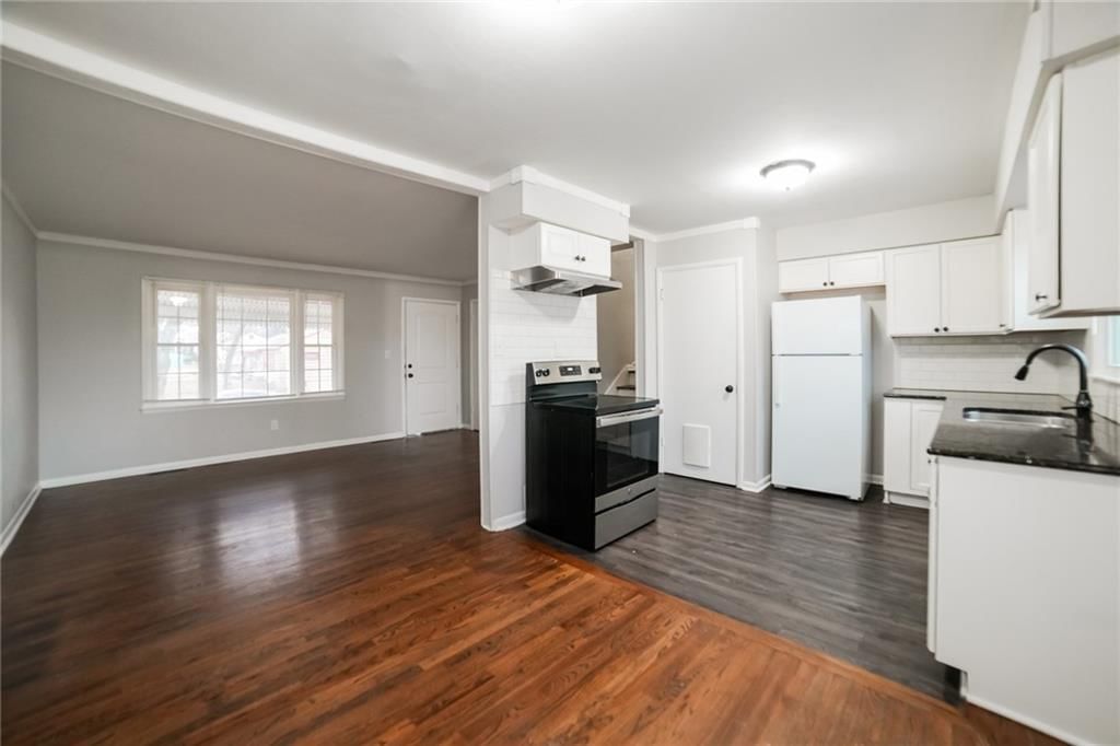 Photo 12 of 24 - 3101 N Osage Street