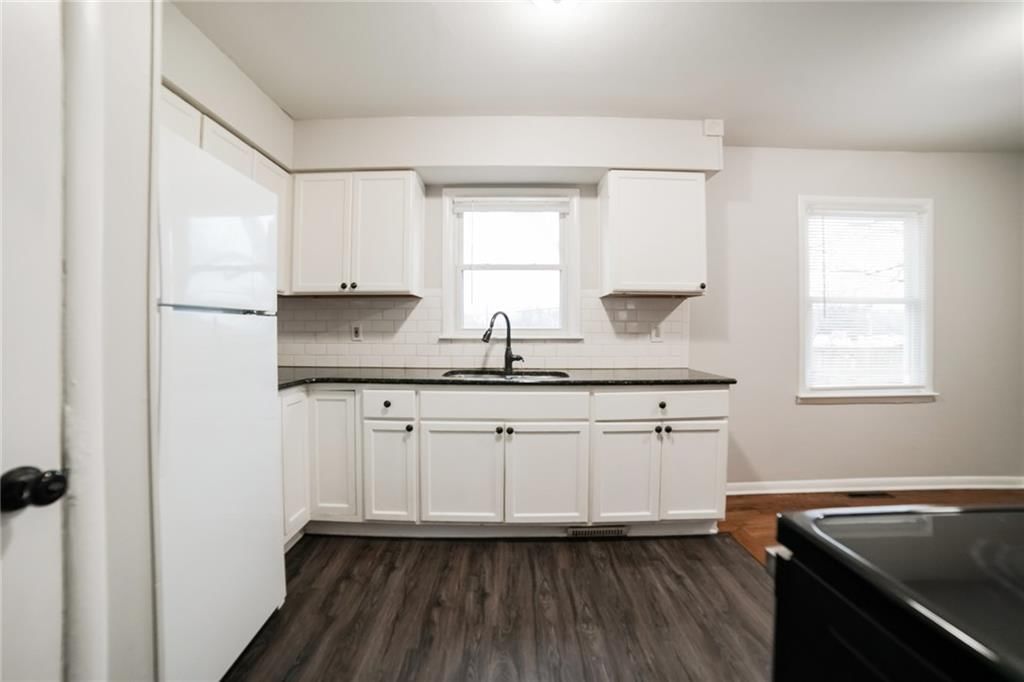 Photo 13 of 24 - 3101 N Osage Street