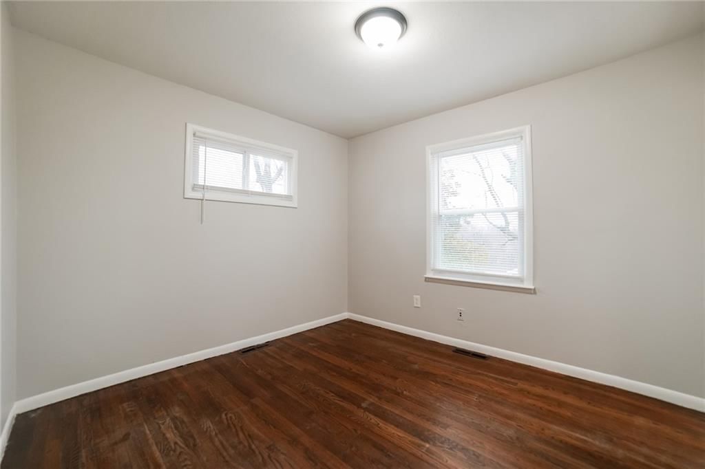 Photo 15 of 24 - 3101 N Osage Street