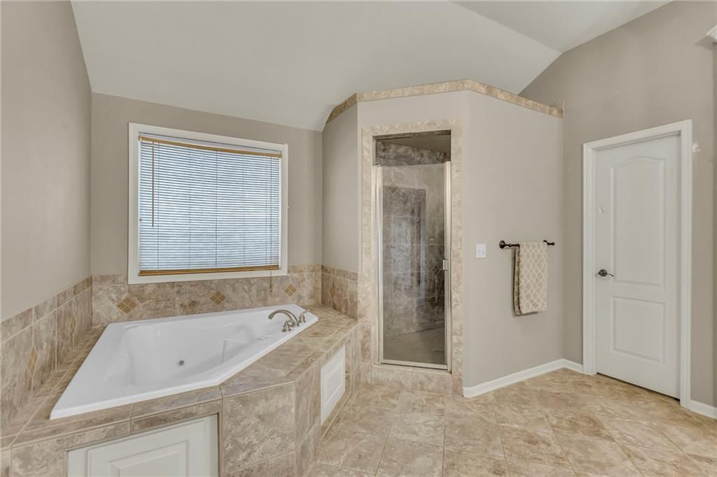 5135 Meadow Height Drive — photo 17