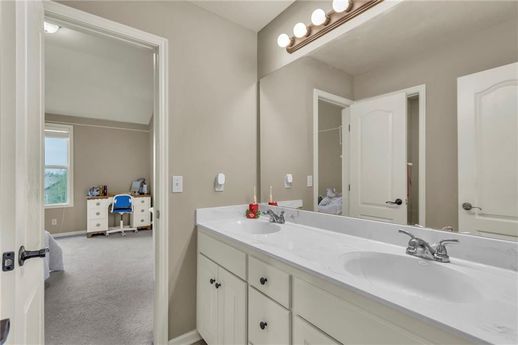 5135 Meadow Height Drive — photo 24