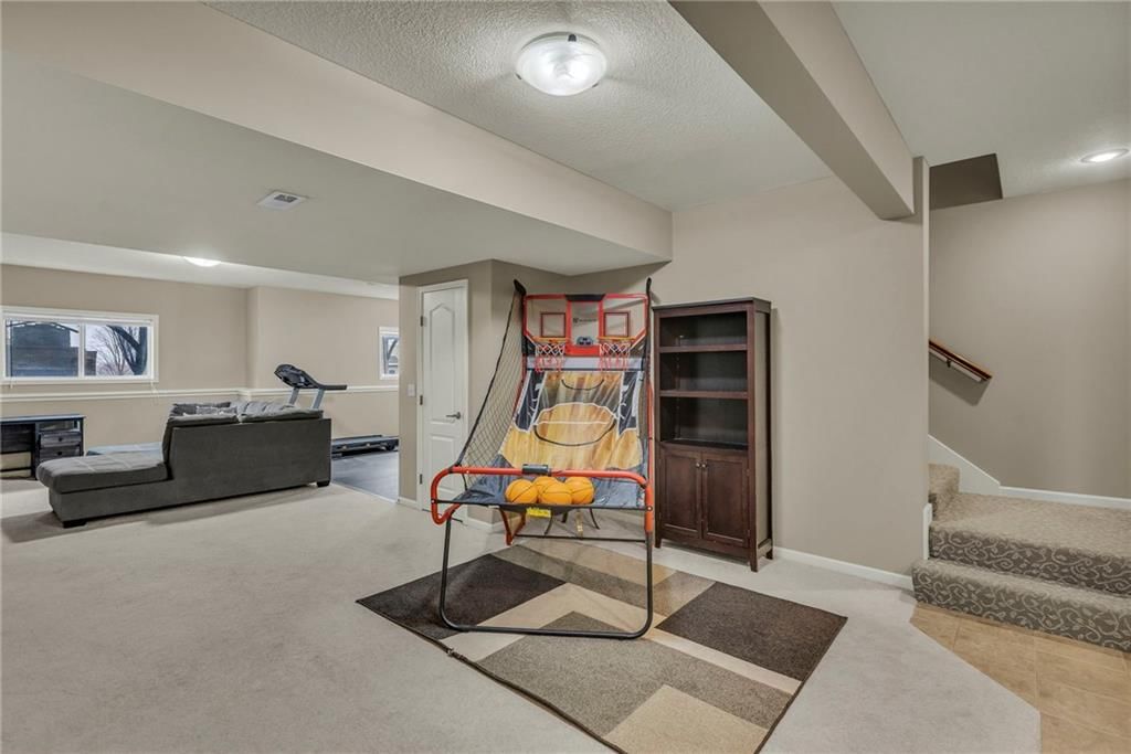 5135 Meadow Height Drive — photo 28