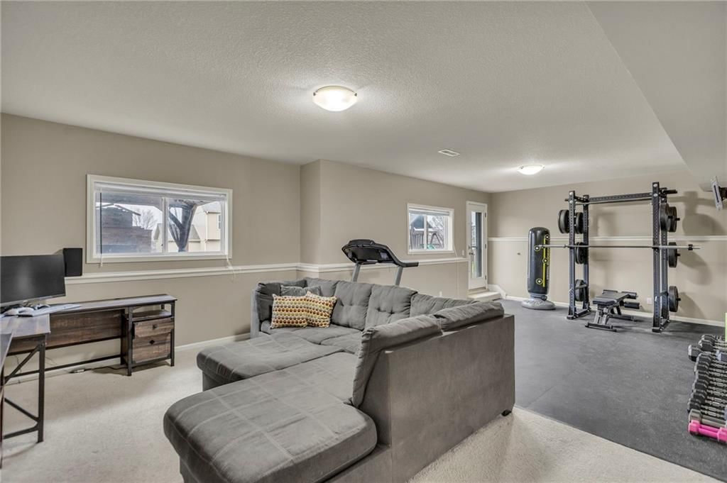 5135 Meadow Height Drive — photo 31