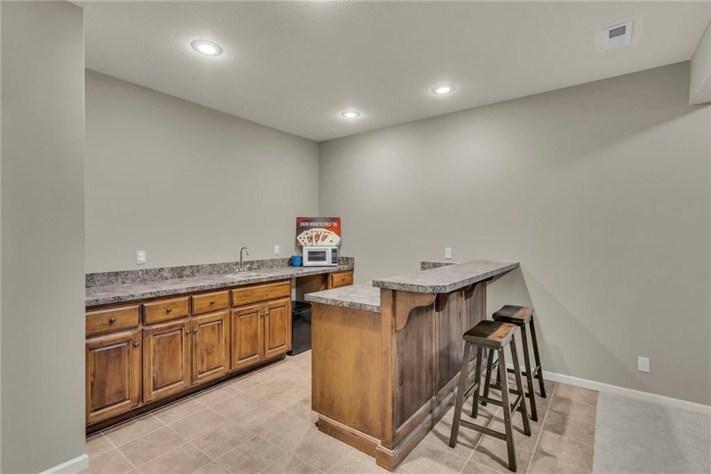 5135 Meadow Height Drive — photo 32