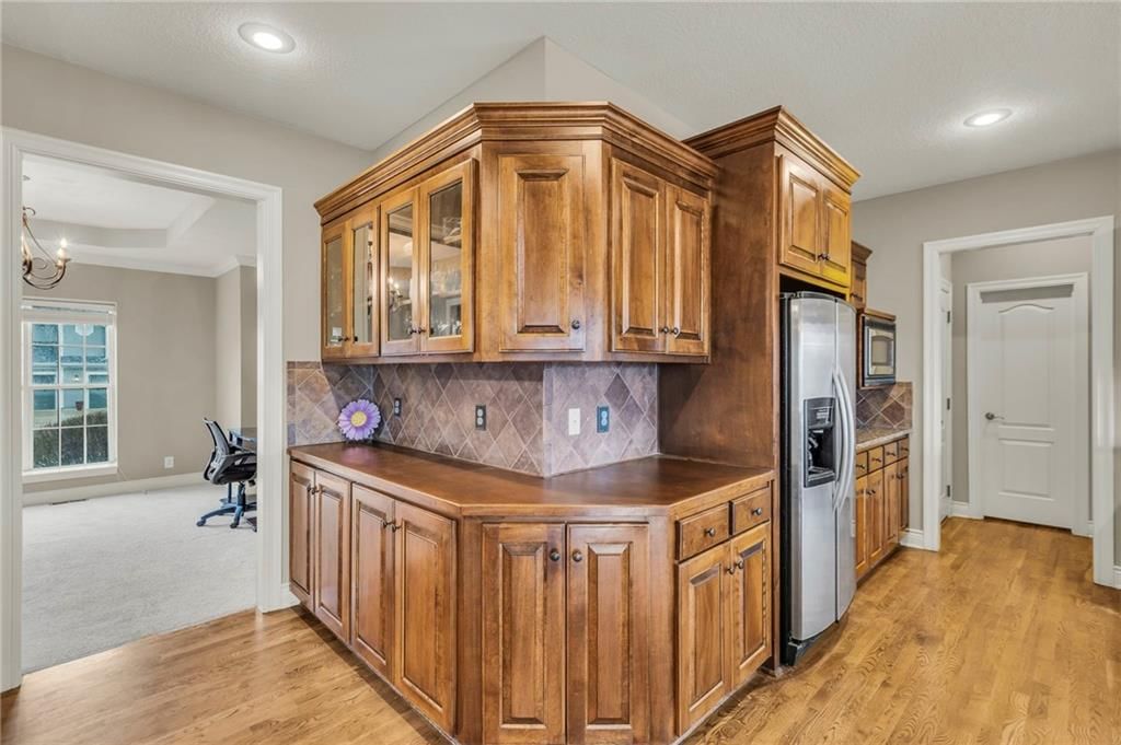 5135 Meadow Height Drive — photo 41
