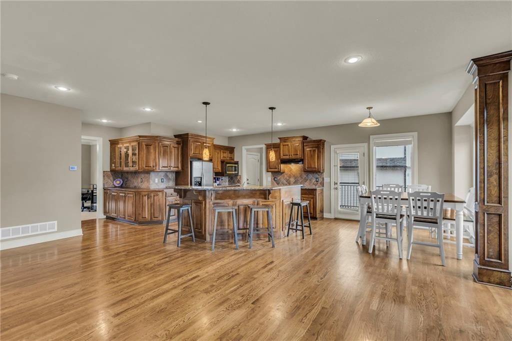 5135 Meadow Height Drive — photo 45