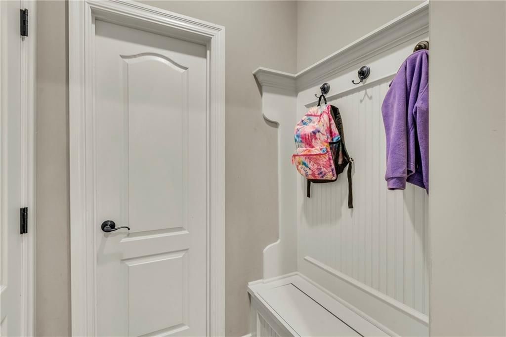 5135 Meadow Height Drive — photo 52