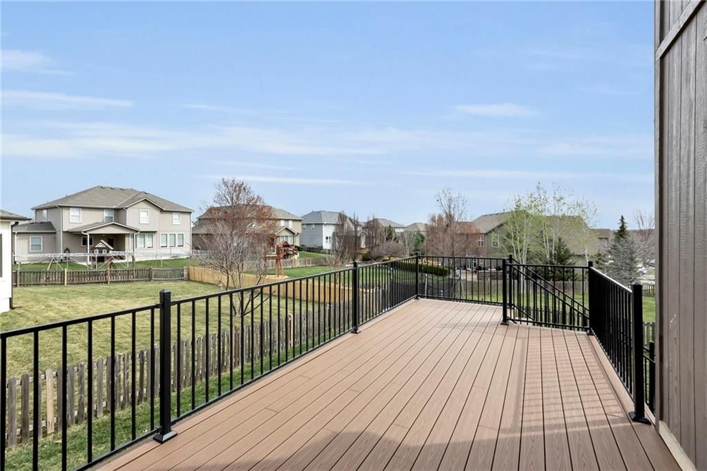 5135 Meadow Height Drive — photo 63