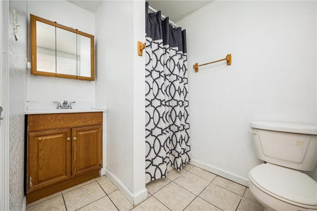 1412 NW A Street — photo 12