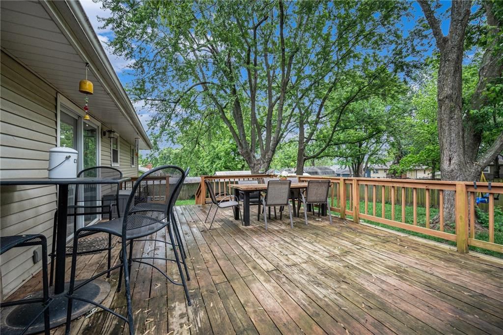 1412 NW A Street — photo 14
