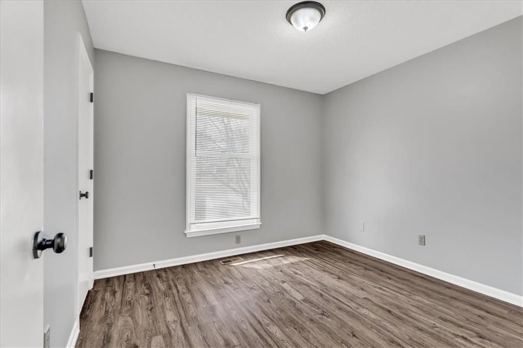 1141 NE Banner Drive — photo 15
