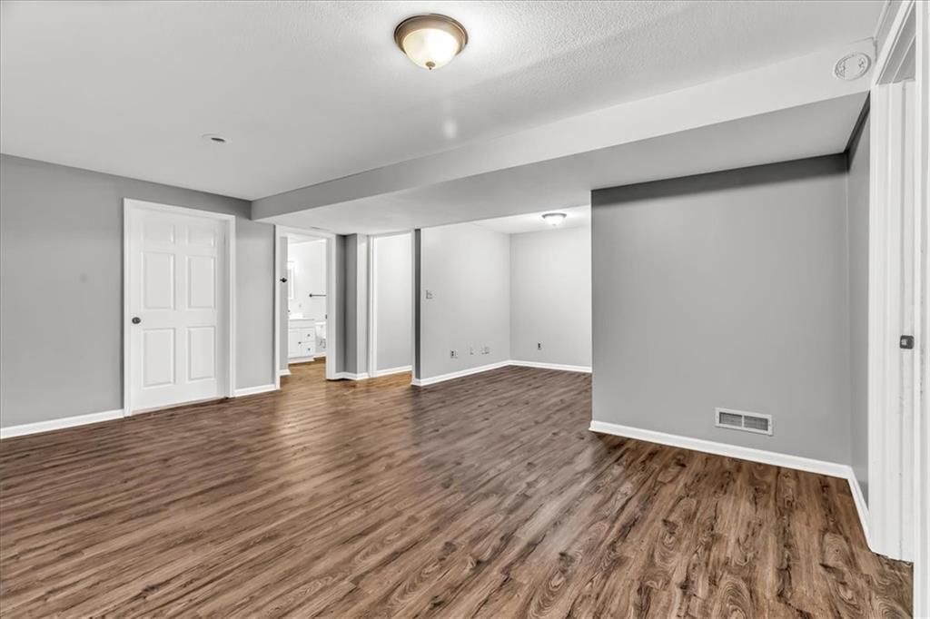 1141 NE Banner Drive — photo 25