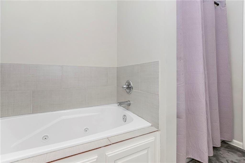 800 N Oak Terrace — photo 16