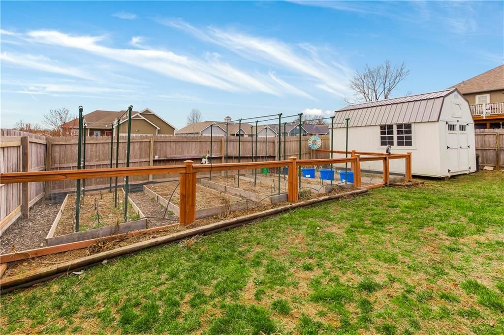 800 N Oak Terrace — photo 29