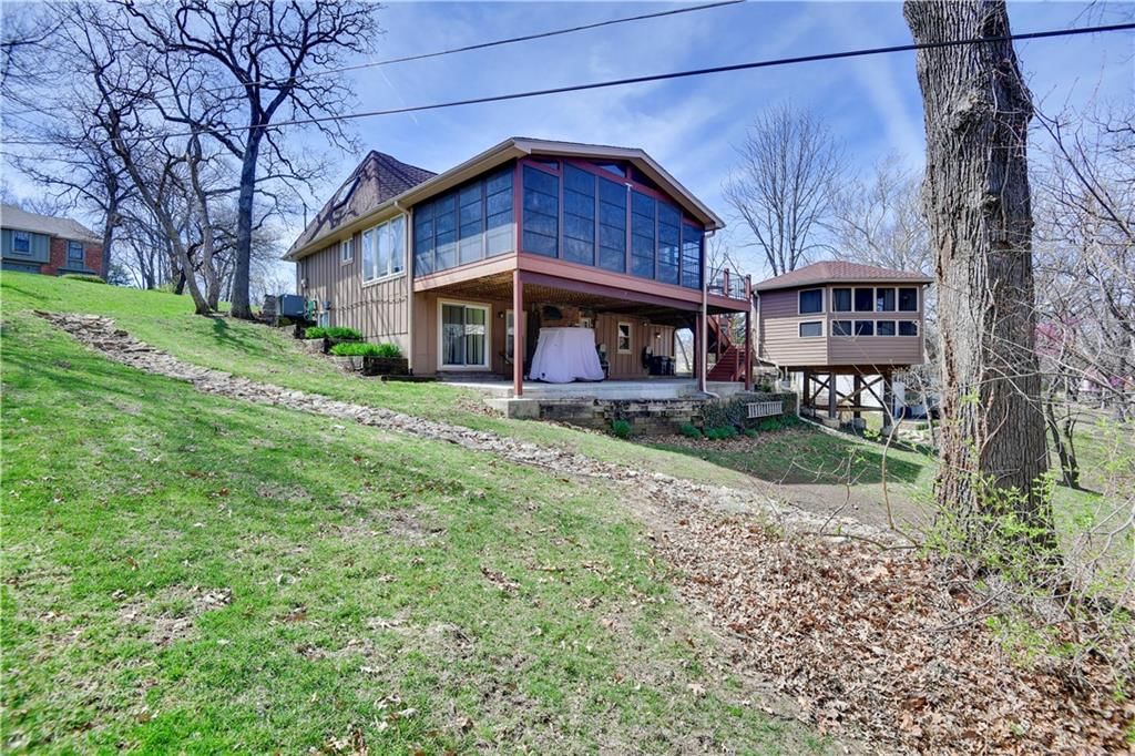 515 Hillcrest Road E — photo 10
