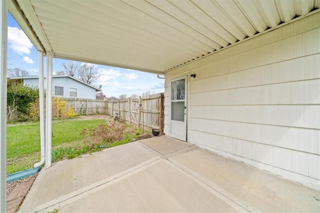 1716 Lexington Road — photo 7