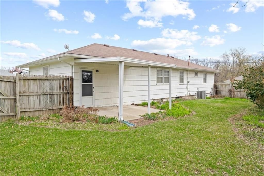 1716 Lexington Road — photo 9
