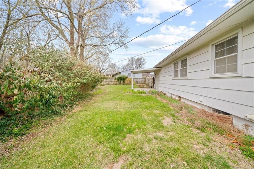 1716 Lexington Road — photo 11