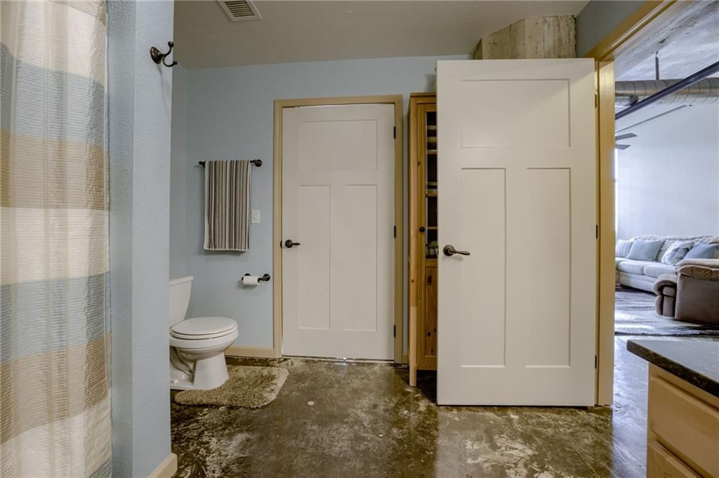 321 W 7TH Street — photo 11