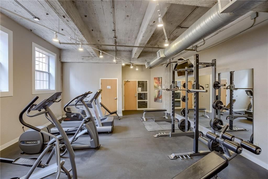 321 W 7TH Street — photo 24