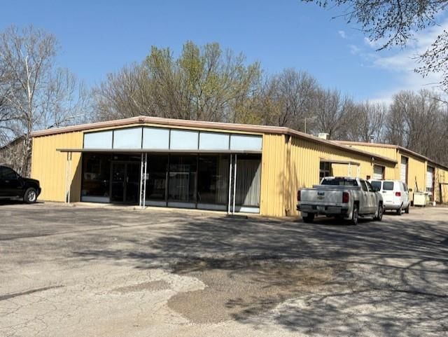 3529 Main Street — photo 2