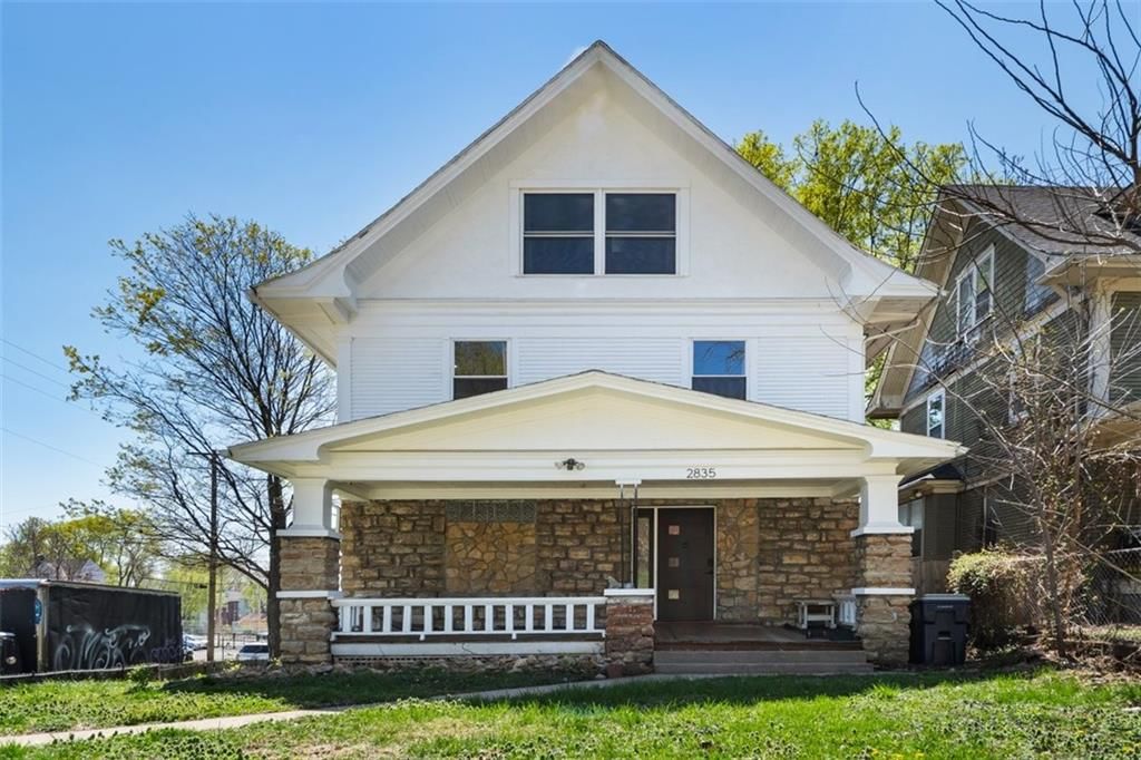 2835 E 8th Street — photo 3