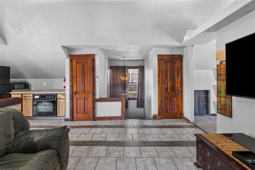 2835 E 8th Street — photo 15