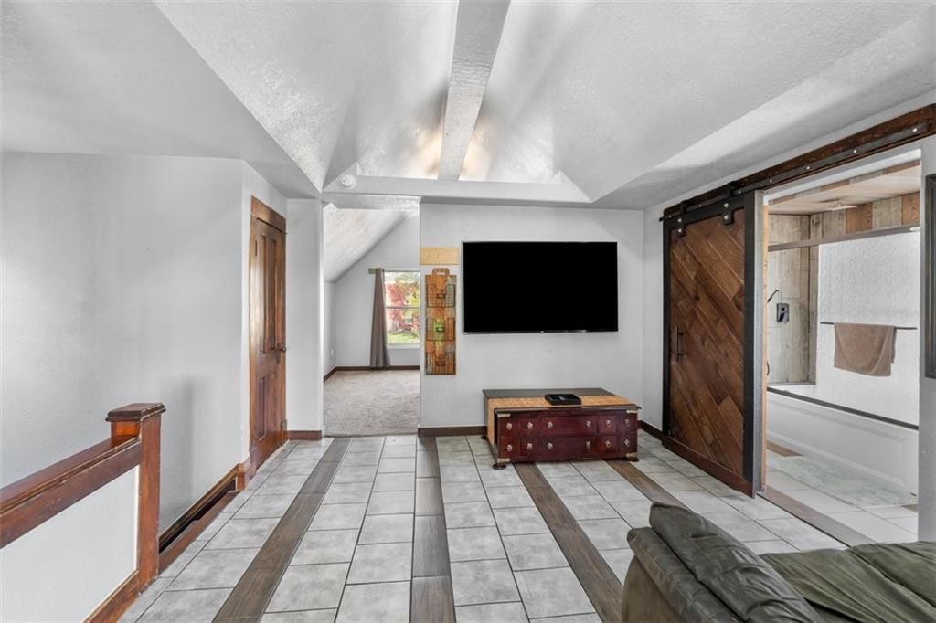 2835 E 8th Street — photo 16