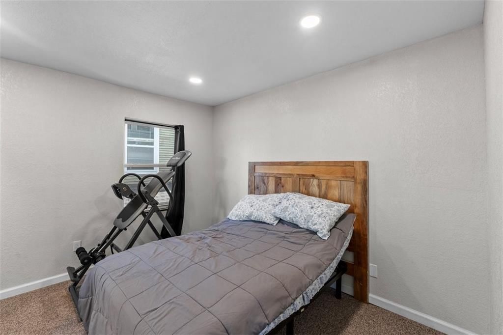 2835 E 8th Street — photo 21