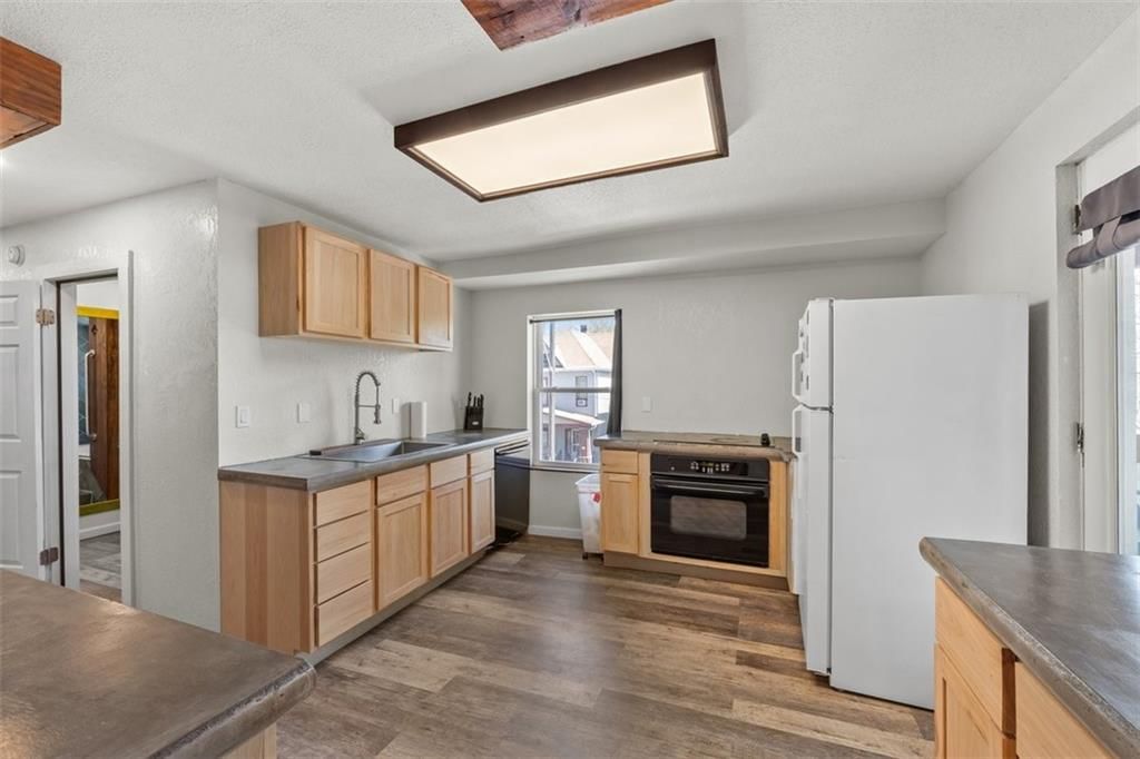 2835 E 8th Street — photo 23
