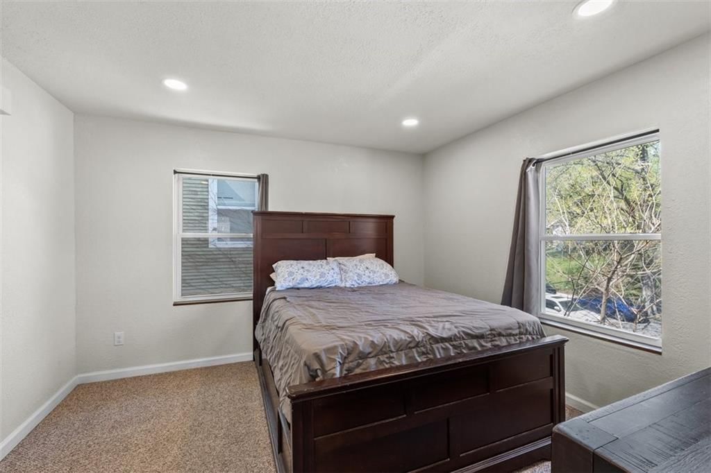 2835 E 8th Street — photo 27