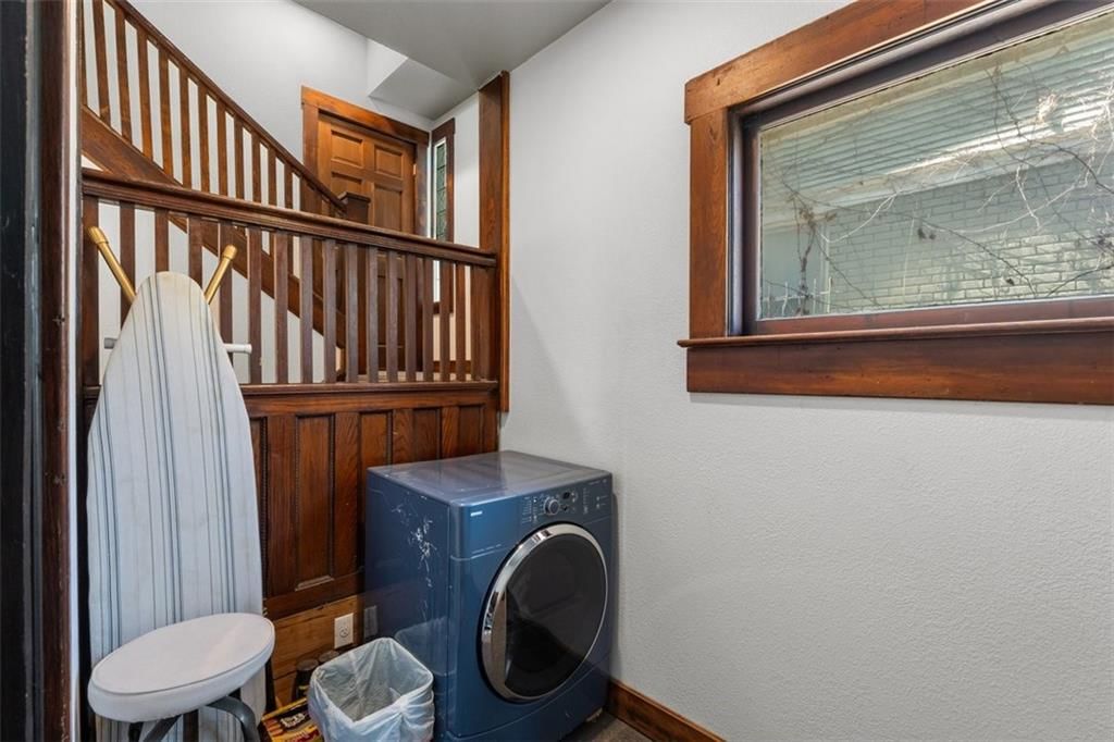 2835 E 8th Street — photo 34