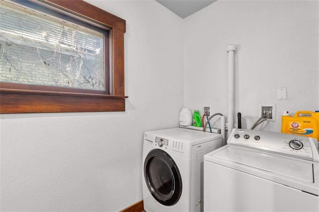 2835 E 8th Street — photo 35