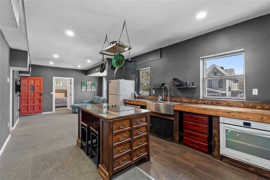 2835 E 8th Street — photo 39