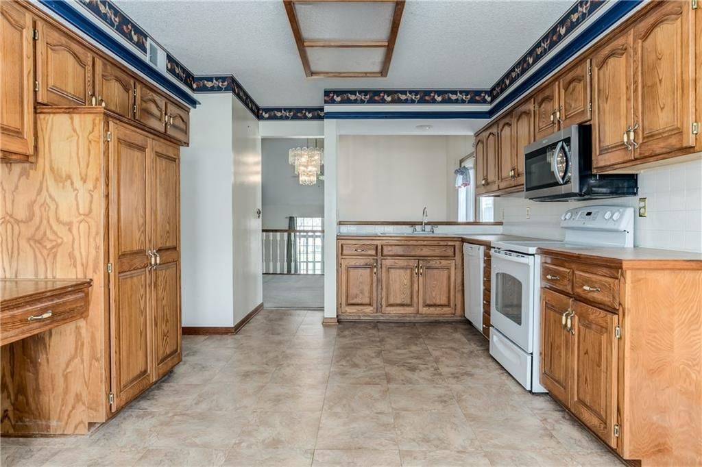 24005 W 57th Terrace — photo 12
